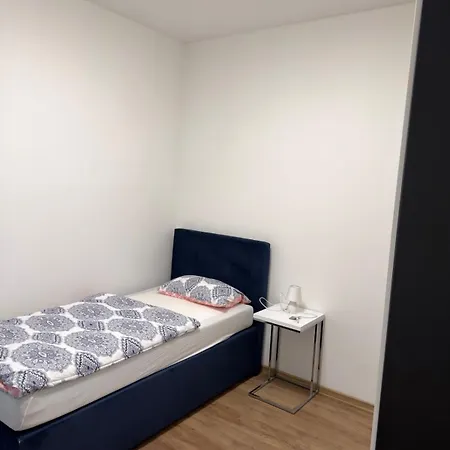 Apartmán Spacious With 4 Bedrooms And Terrace Sleeps 7 Guests *